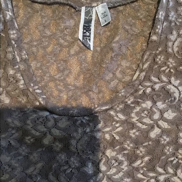 BKE LONG SLEEVES LACE BLOUSE size L - Picture 6 of 7